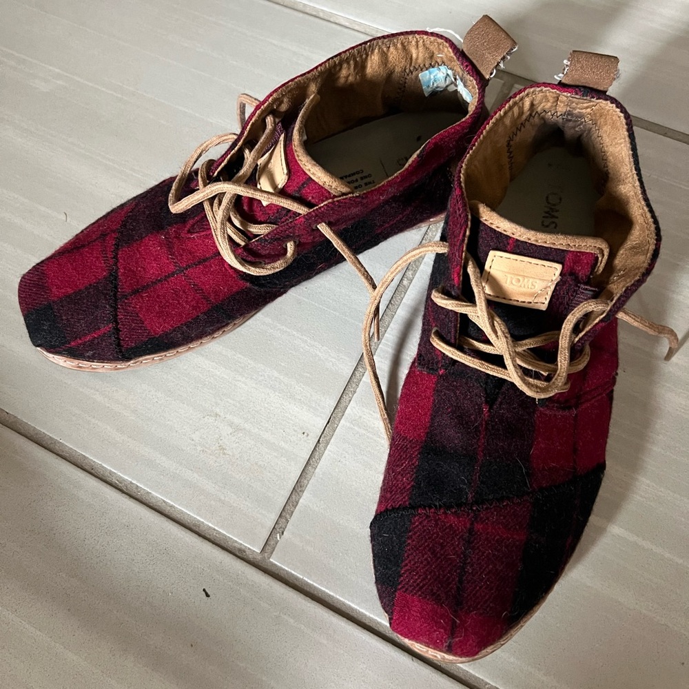 Toms booties size 7 woman’s